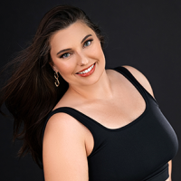 Alessandra headshot